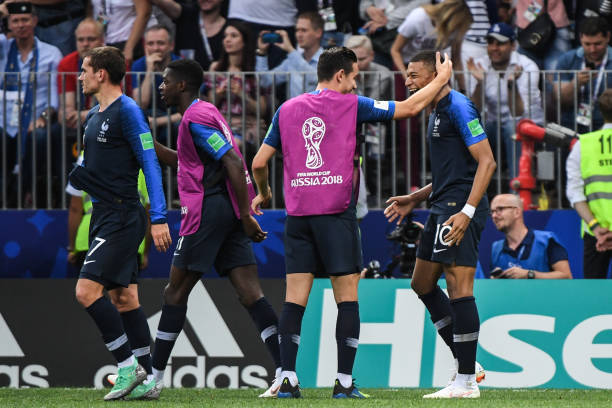 将球传偏一 将球传偏一